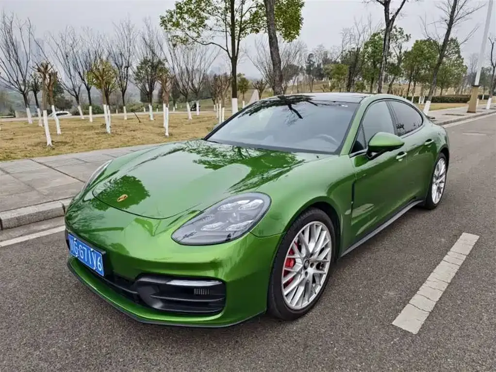 Porsche Panamera — фото 1