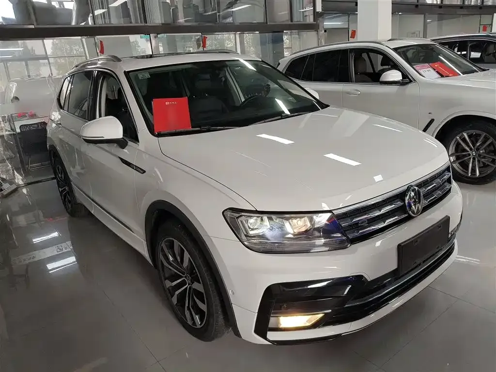 Volkswagen Tiguan L — фото 6