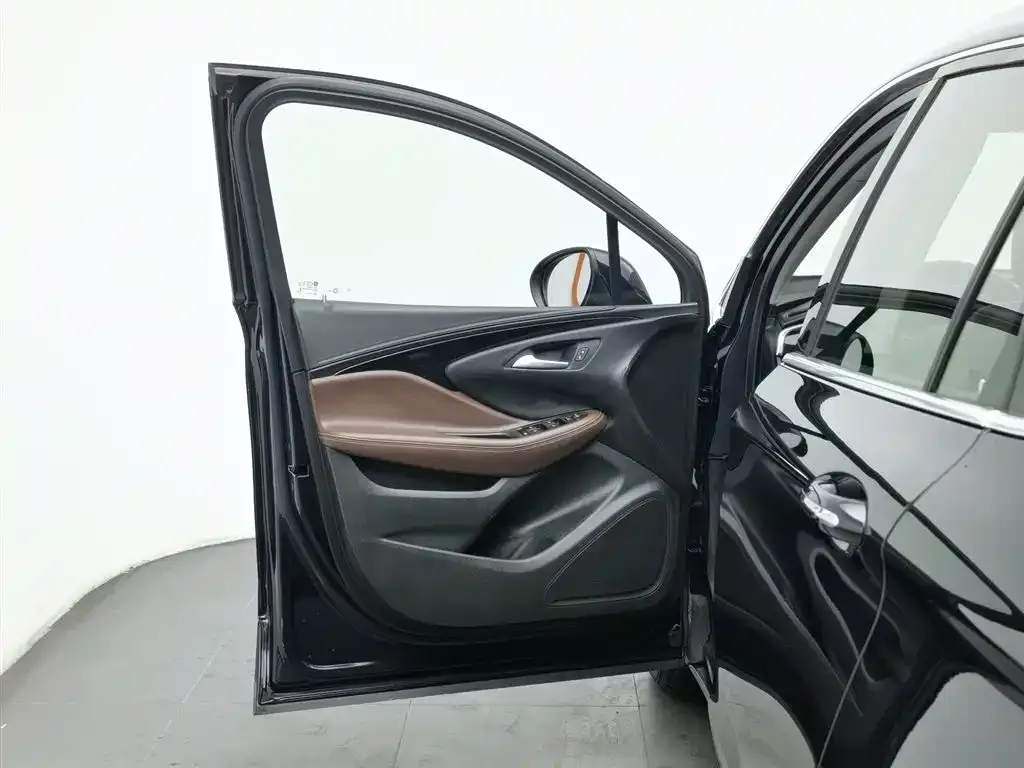 Buick Envision Plus — фото 8