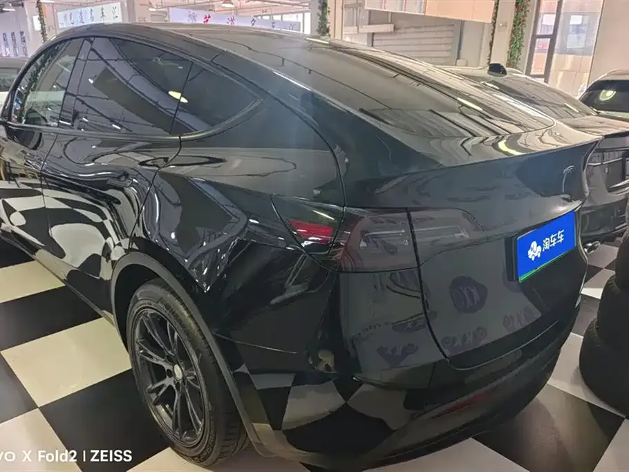 Tesla Model Y — фото 4