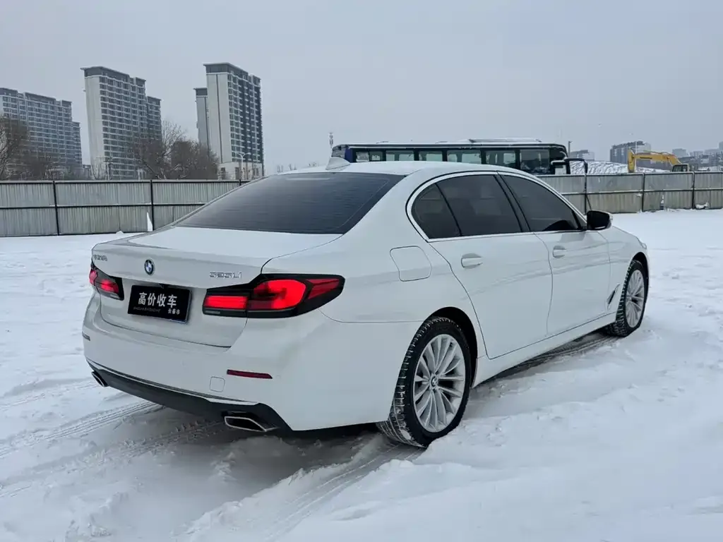 BMW 5 Series — фото 2
