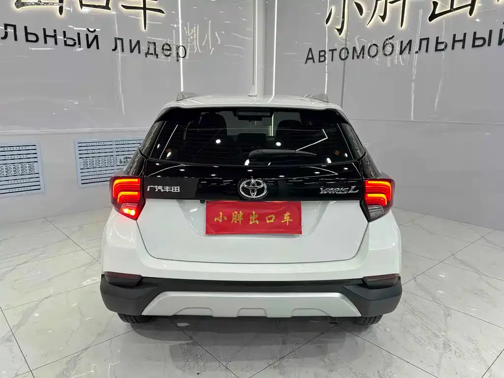 Toyota Yaris L — фото 10