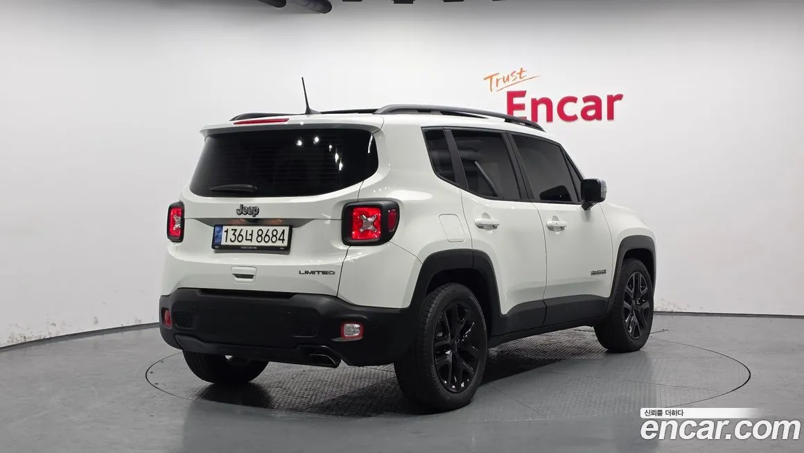 Jeep Renegade — фото 4