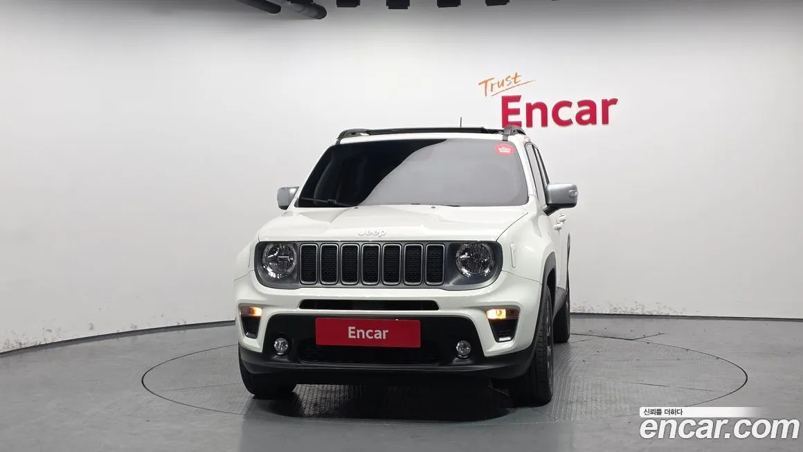 Jeep Renegade — фото 5