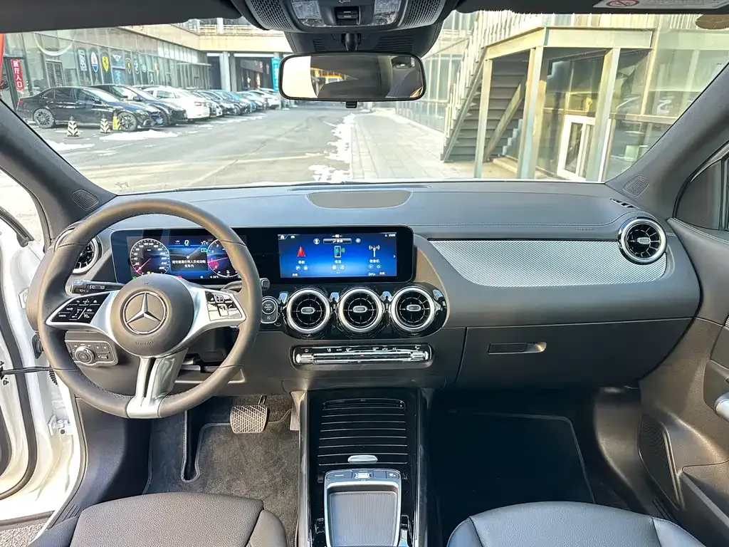 Mercedes-Benz GLA — фото 6