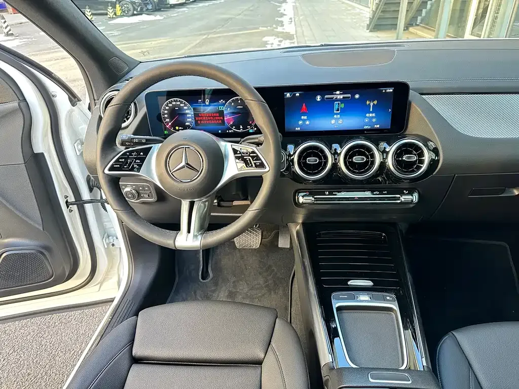 Mercedes-Benz GLA — фото 7