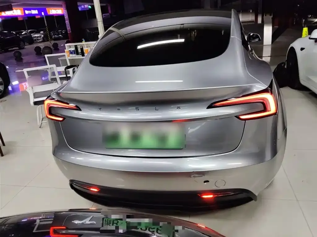 Tesla Model 3 — фото 5