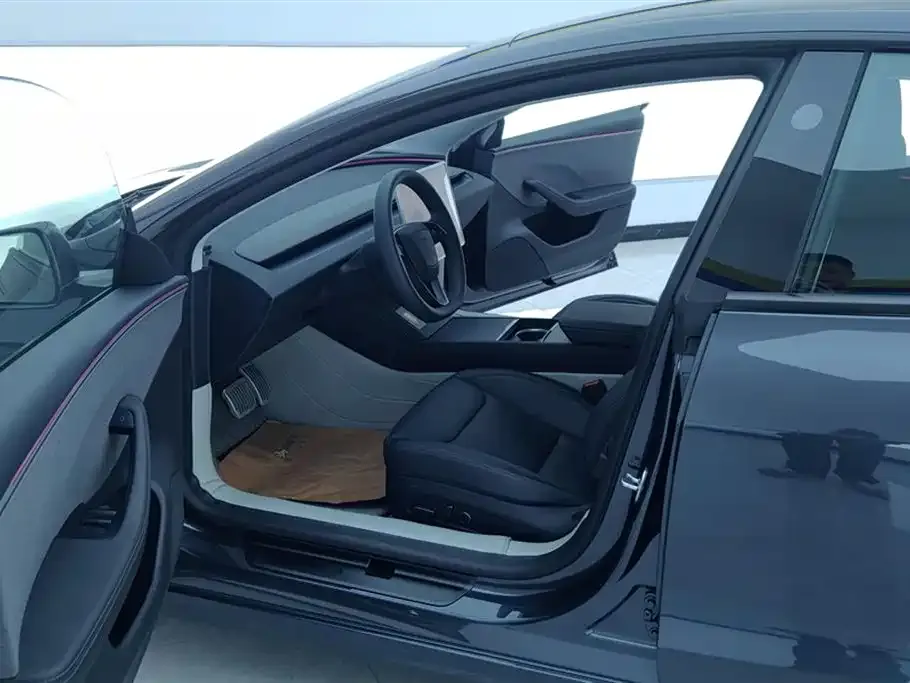 Tesla Model 3 — фото 10