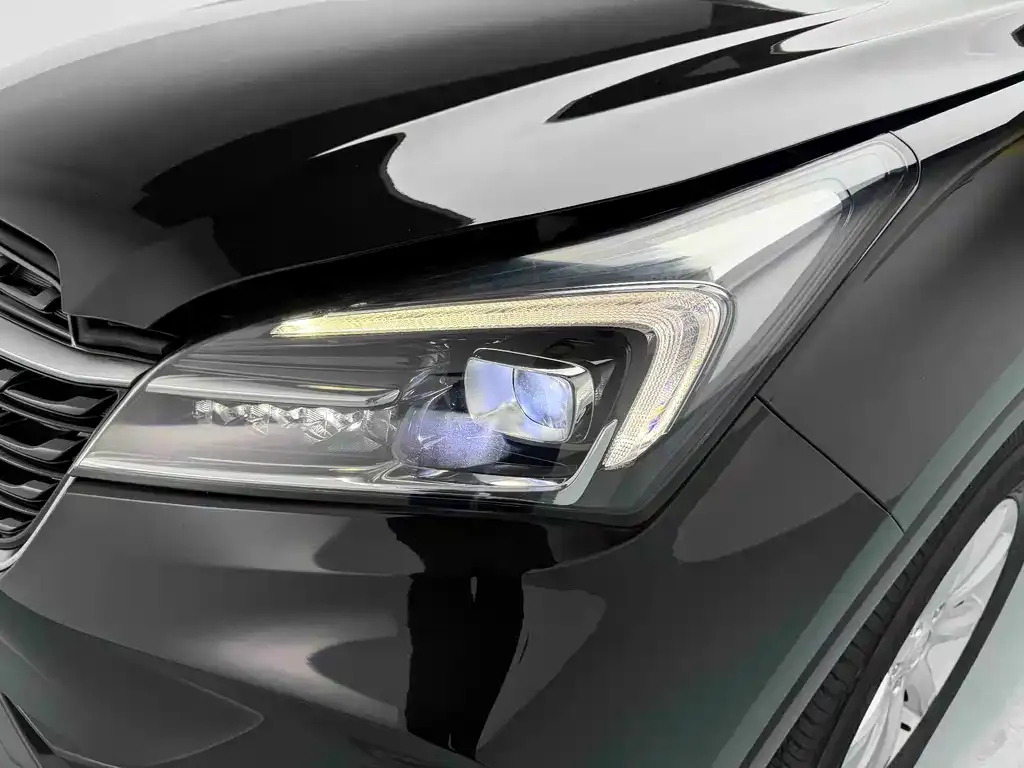 Buick Envision Plus — фото 4