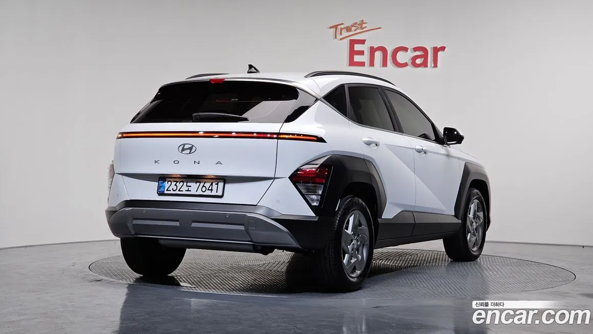Hyundai Kona — фото 2