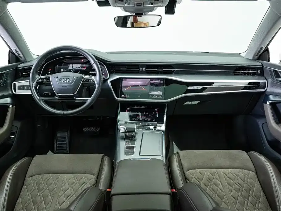 Audi A7L — фото 9