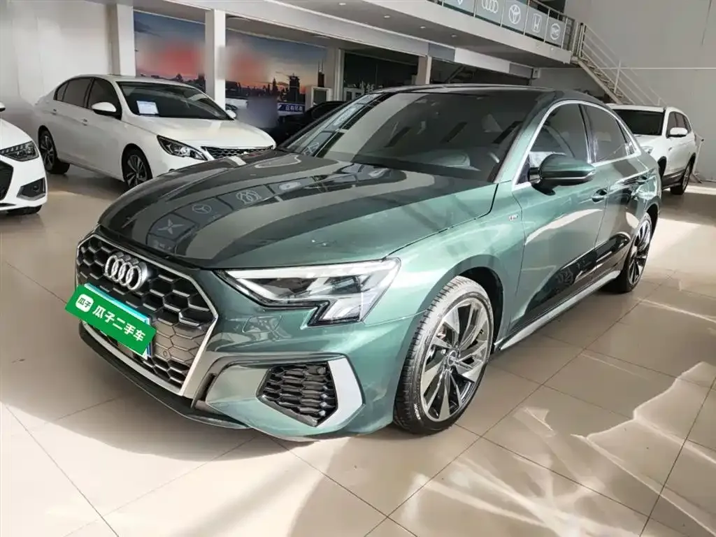 Audi A3 — фото 1