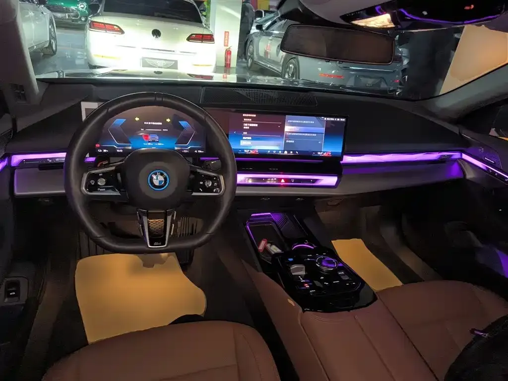 BMW i5 — фото 6