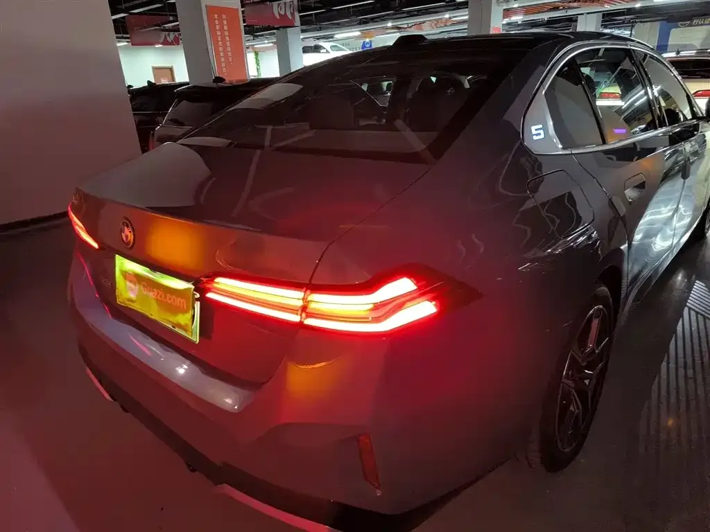 BMW i5 — фото 10