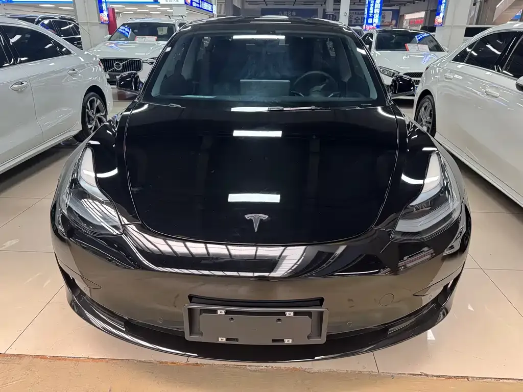 Tesla Model 3 — фото 8