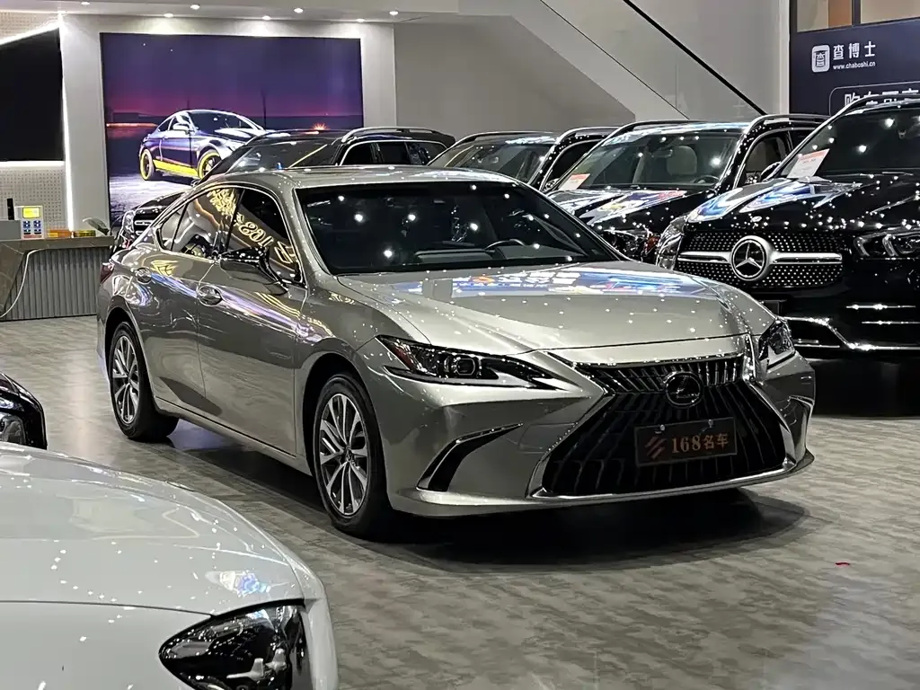 Lexus ES — фото 10