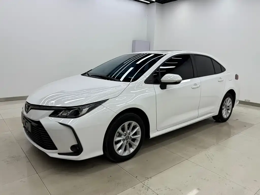 Toyota Corolla — фото 1