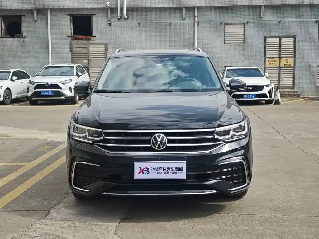 Volkswagen Tiguan L — фото 2