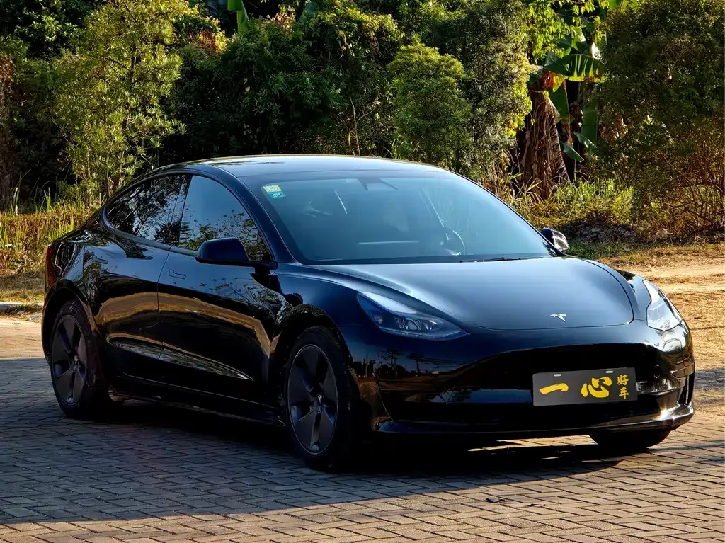 Tesla Model 3 — фото 10