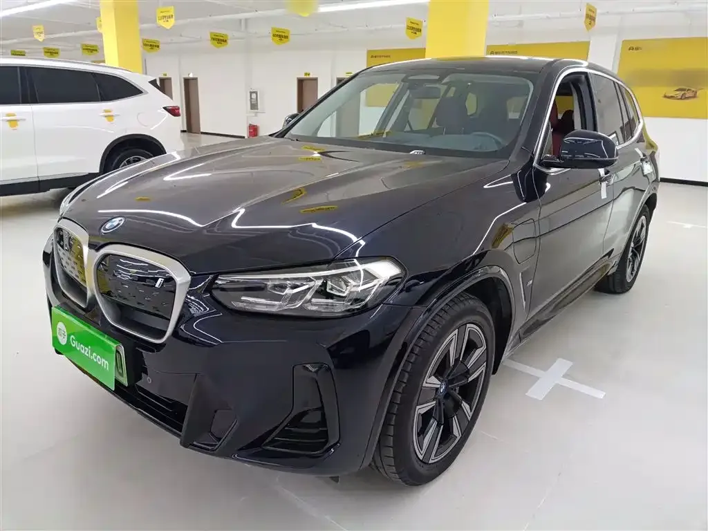BMW iX3 — фото 10