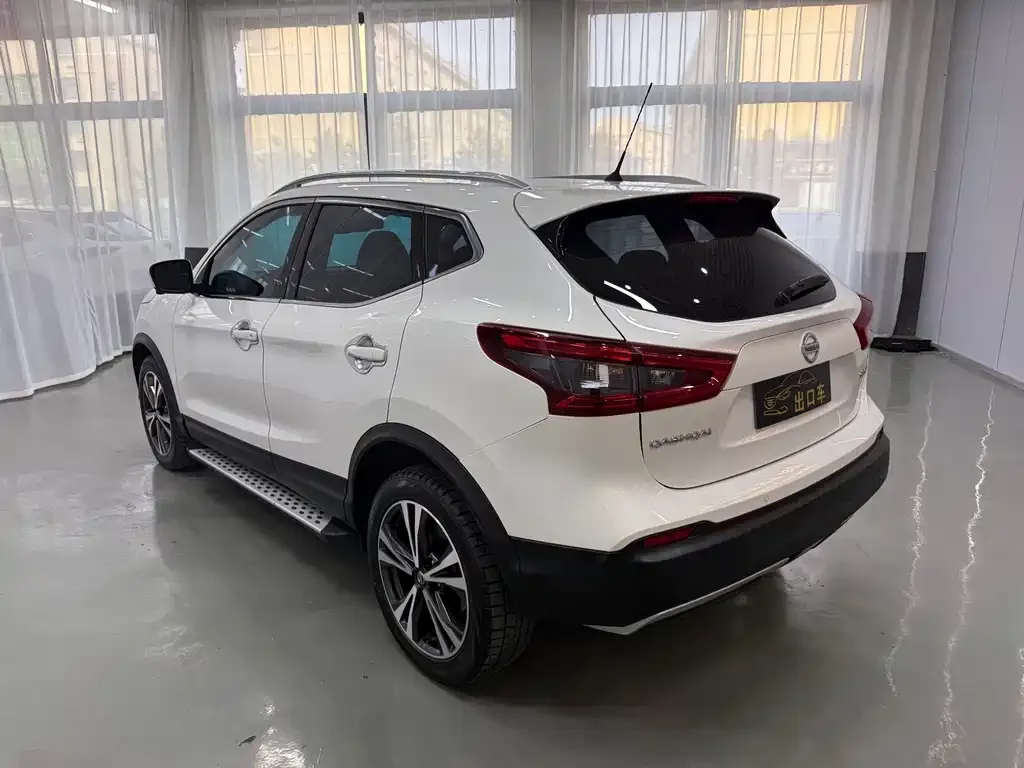 Nissan Qashqai — фото 8