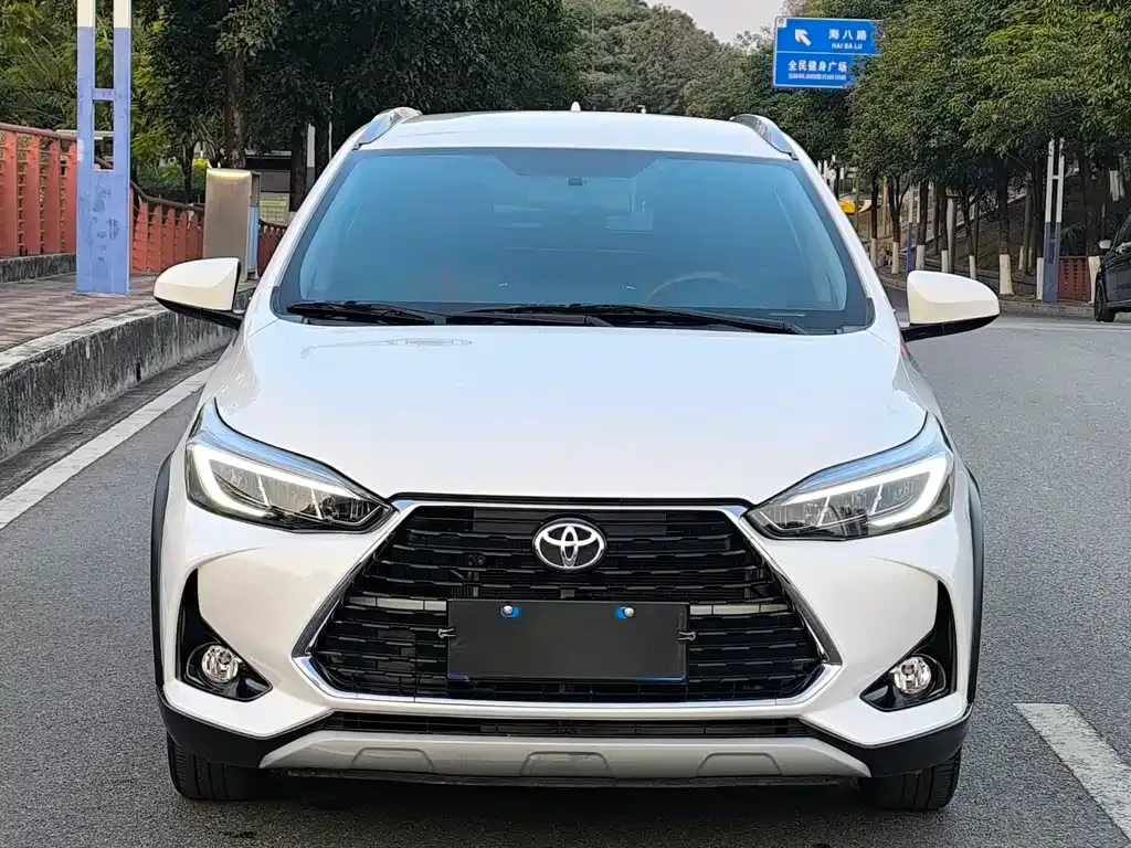 Toyota Yaris L — фото 6
