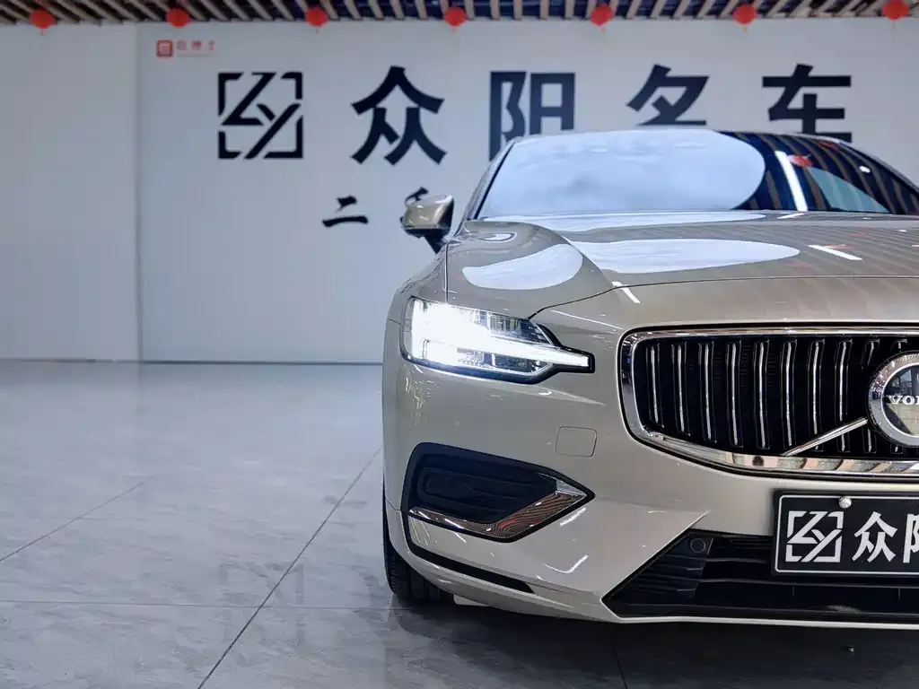 Volvo S60 — фото 4