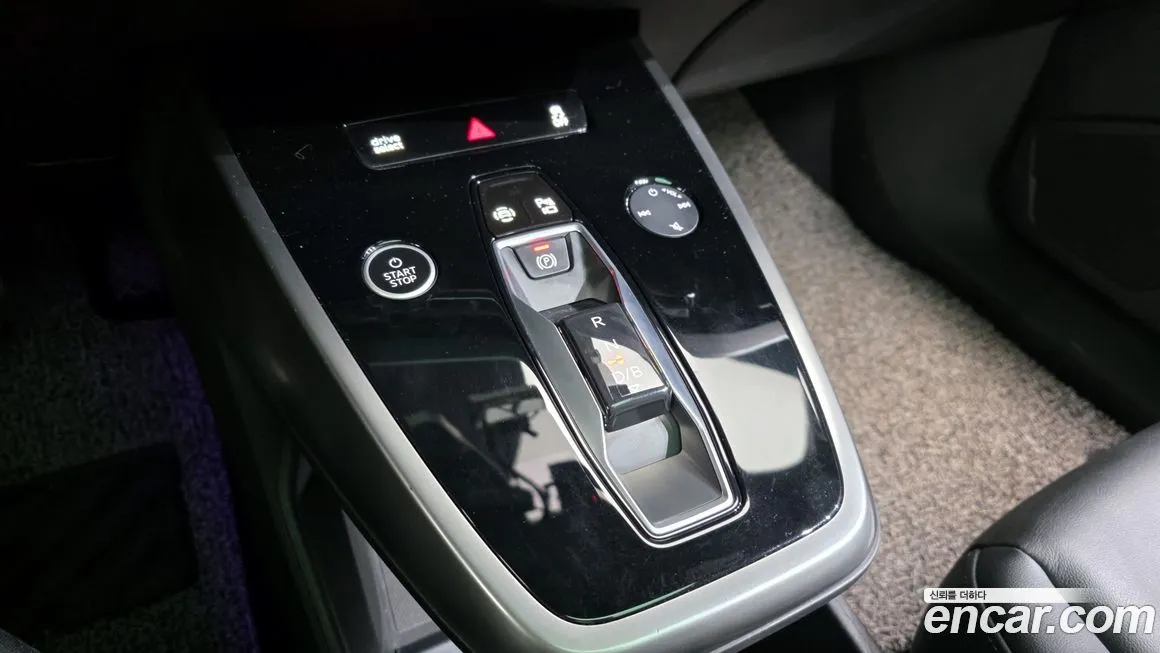 Audi Q4 e-tron — фото 10