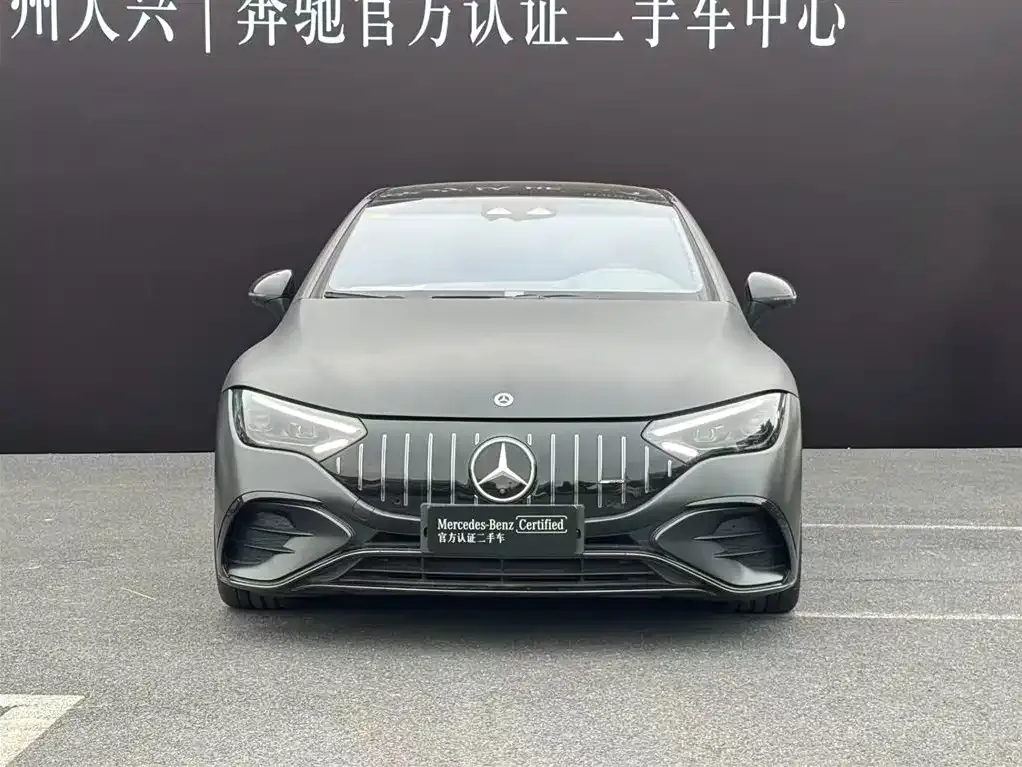 Mercedes-Benz EQE AMG — фото 7