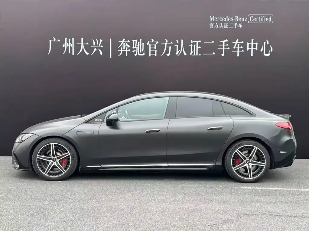 Mercedes-Benz EQE AMG — фото 6
