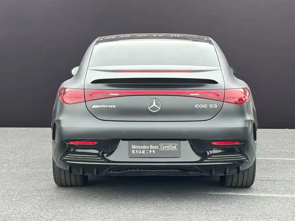 Mercedes-Benz EQE AMG — фото 10