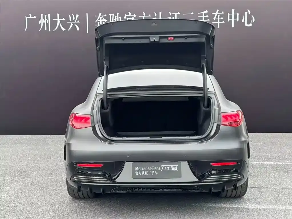 Mercedes-Benz EQE AMG — фото 4