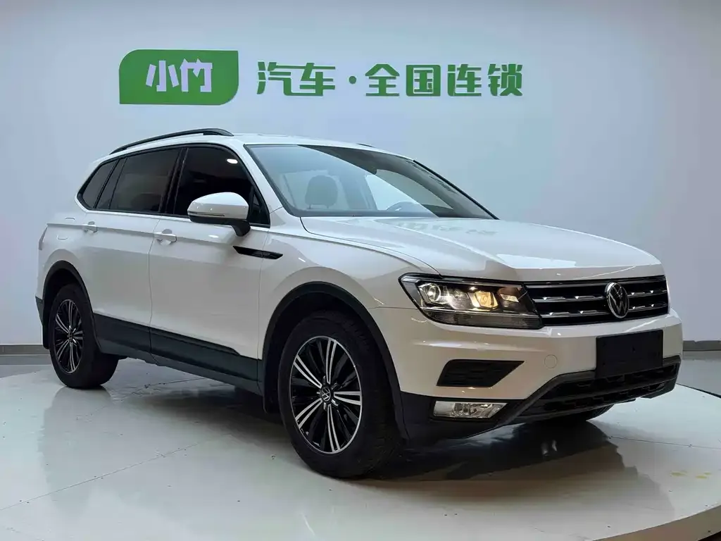 Volkswagen Tiguan L — фото 3