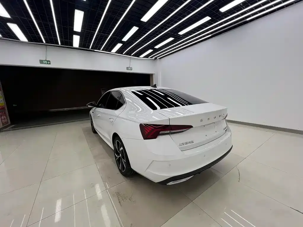 Skoda Octavia — фото 4