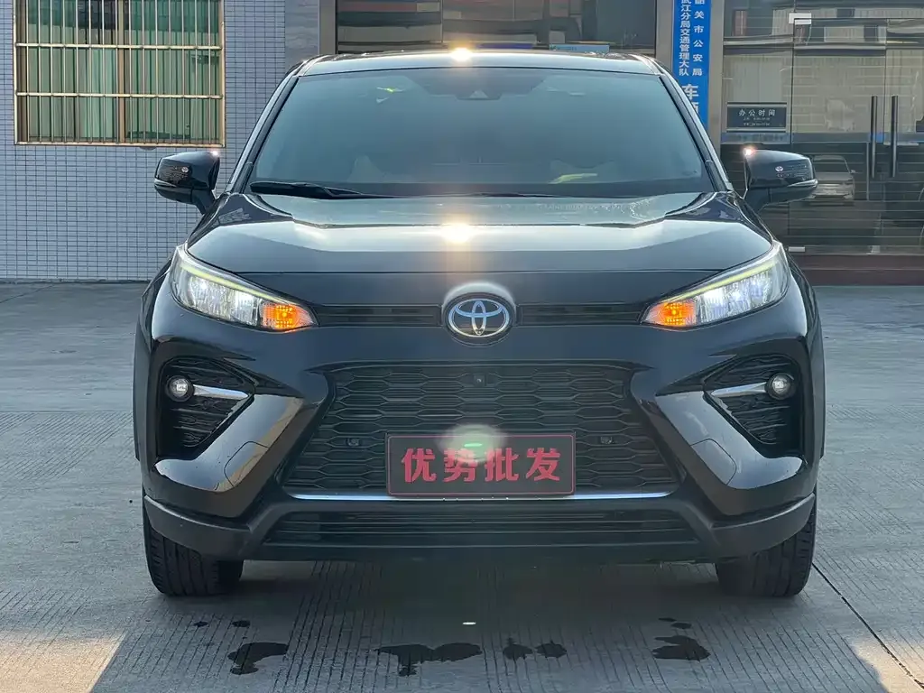 Toyota Wildlander — фото 2