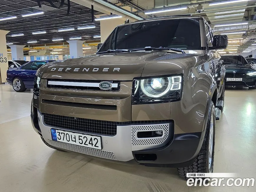 Land Rover Defender — фото 1