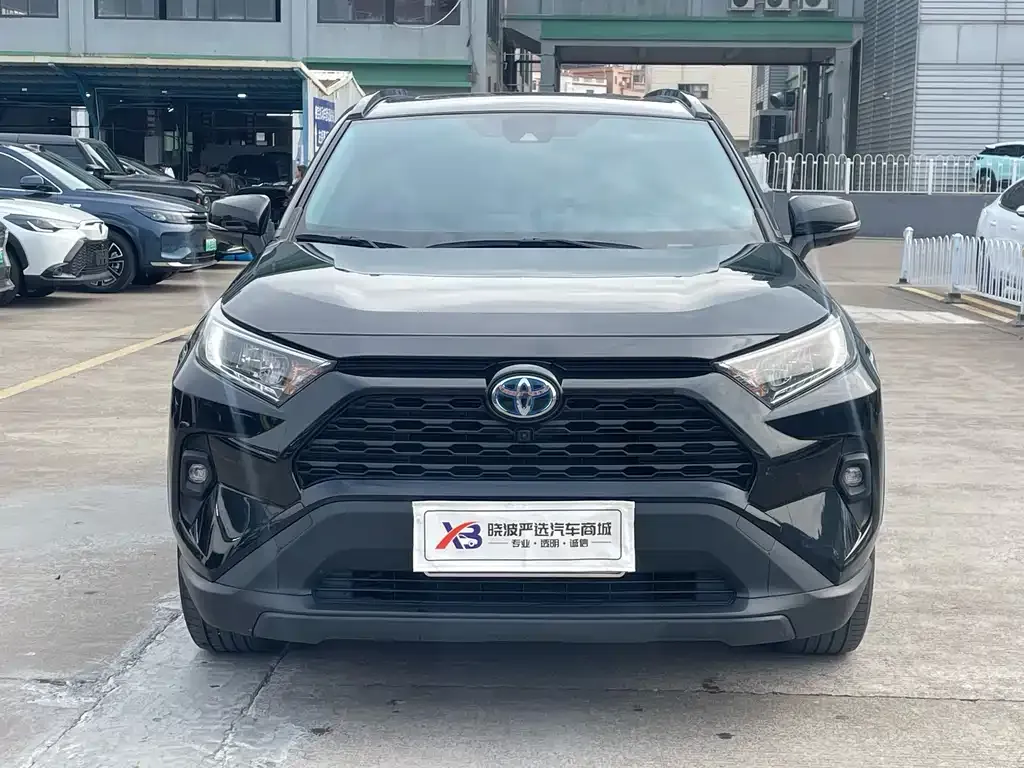 Toyota RAV4 — фото 2
