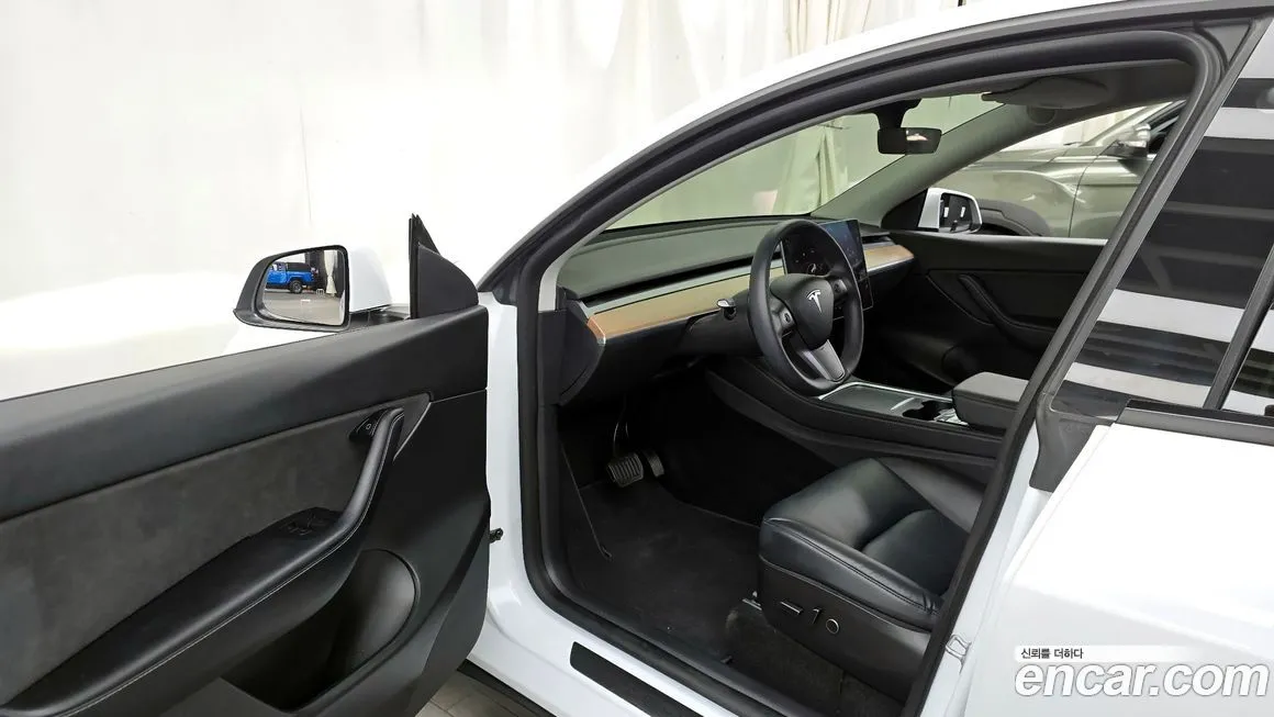 Tesla Model Y — фото 3