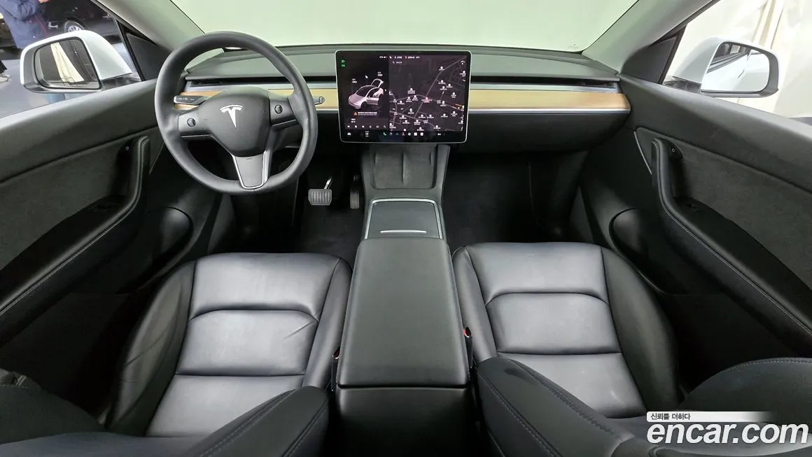 Tesla Model Y — фото 8