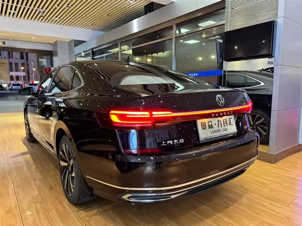 Volkswagen Passat — фото 5