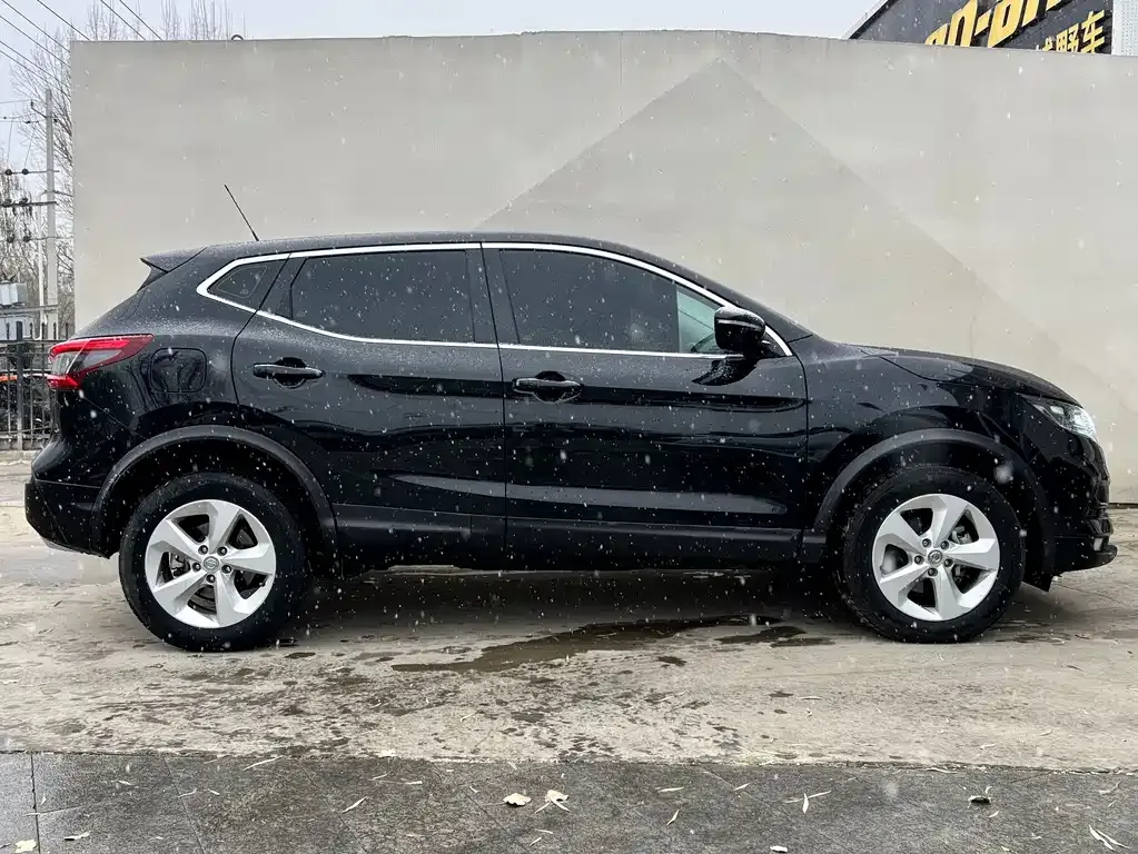 Nissan Qashqai — фото 8