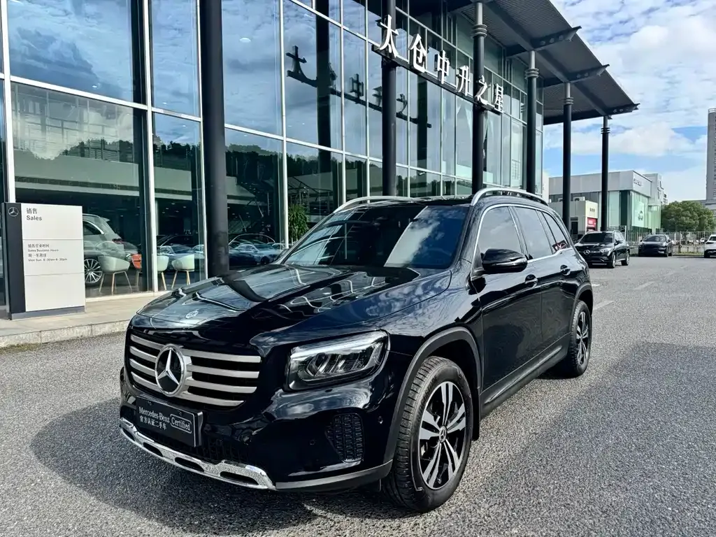 Mercedes-Benz GLB — фото 1