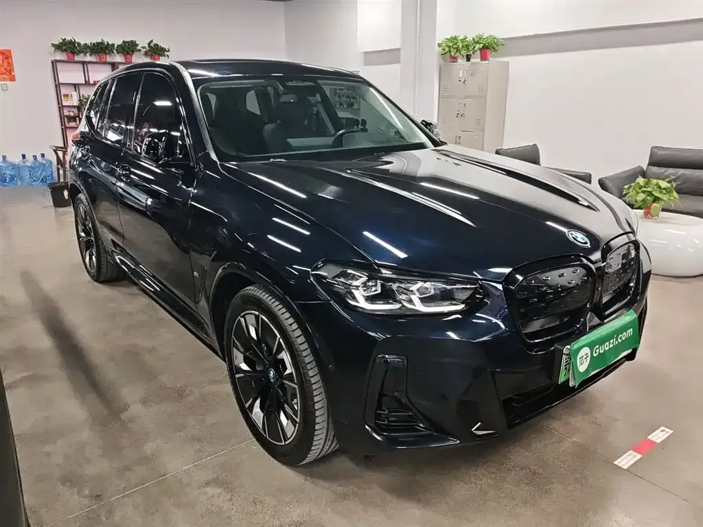 BMW iX3 — фото 4