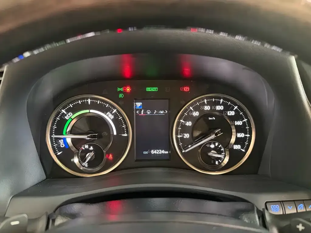 Toyota Alphard — фото 8