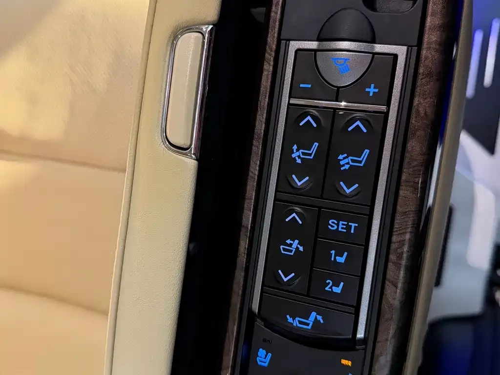 Toyota Alphard — фото 6
