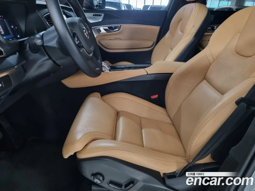 Volvo XC90 — фото 10