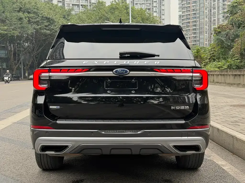 Ford Explorer — фото 4