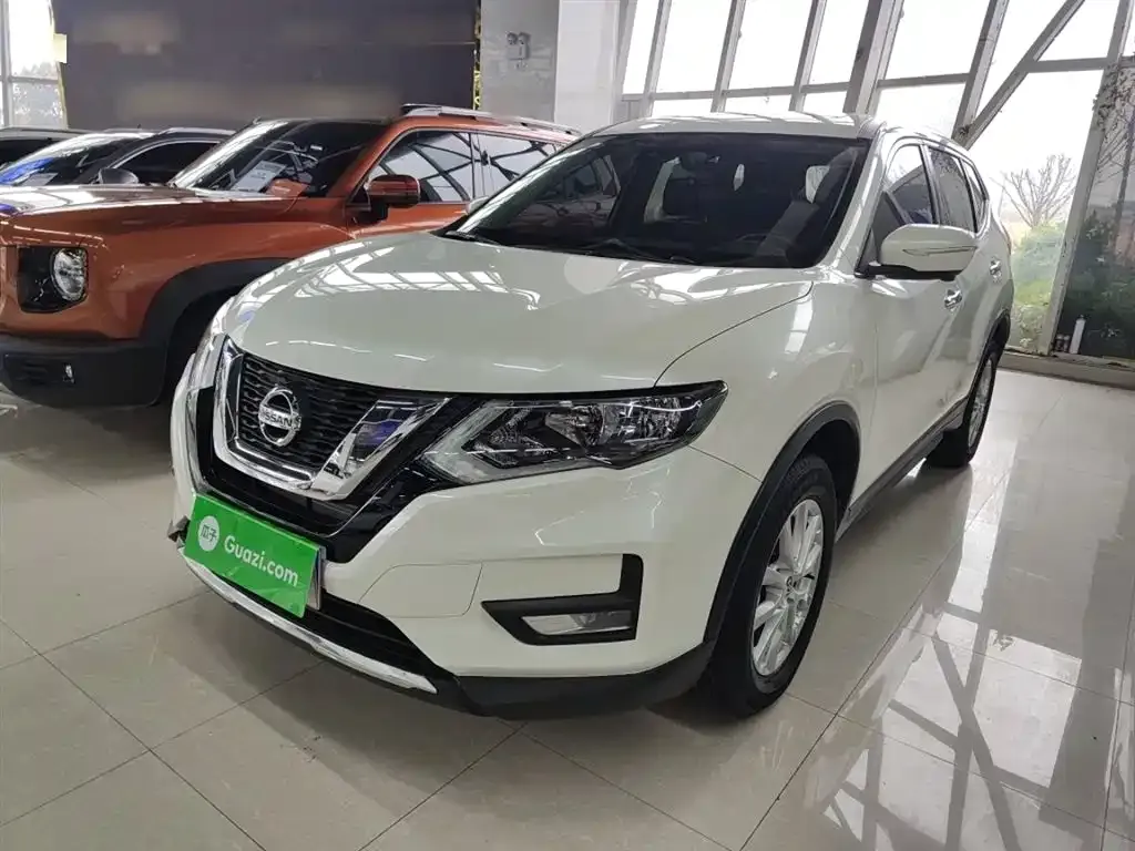 Nissan X-Trail — фото 1