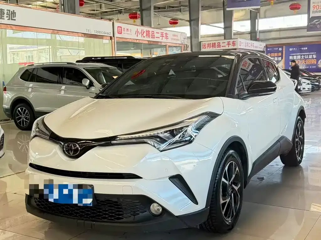 Toyota C-HR — фото 1