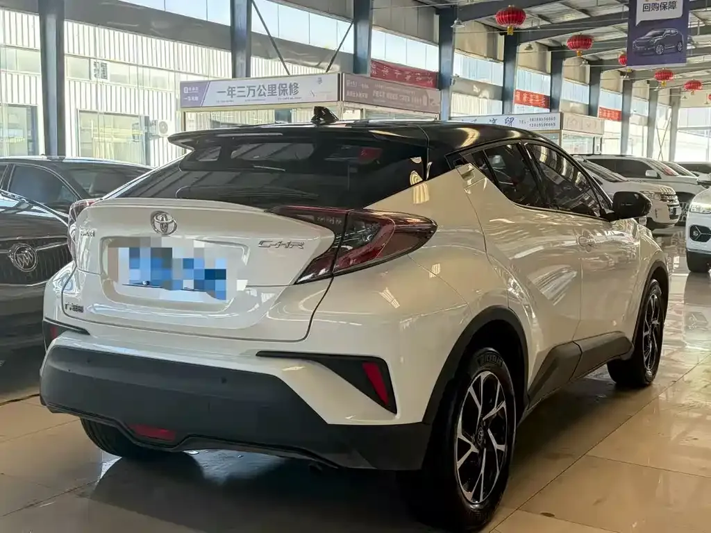 Toyota C-HR — фото 5